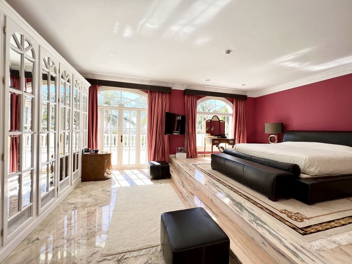 11 bedroom Villa for sale in Benahavis with pool garage - € 7,950,000 (Ref: 6379133)