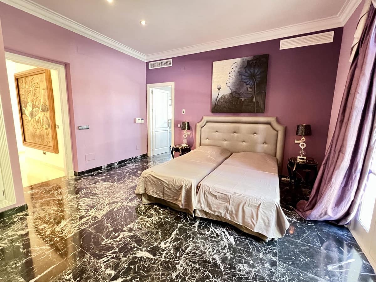 11 soverom Villa til salgs i Benahavis med svømmebasseng garasje - € 7 950 000 (Ref: 6379133)