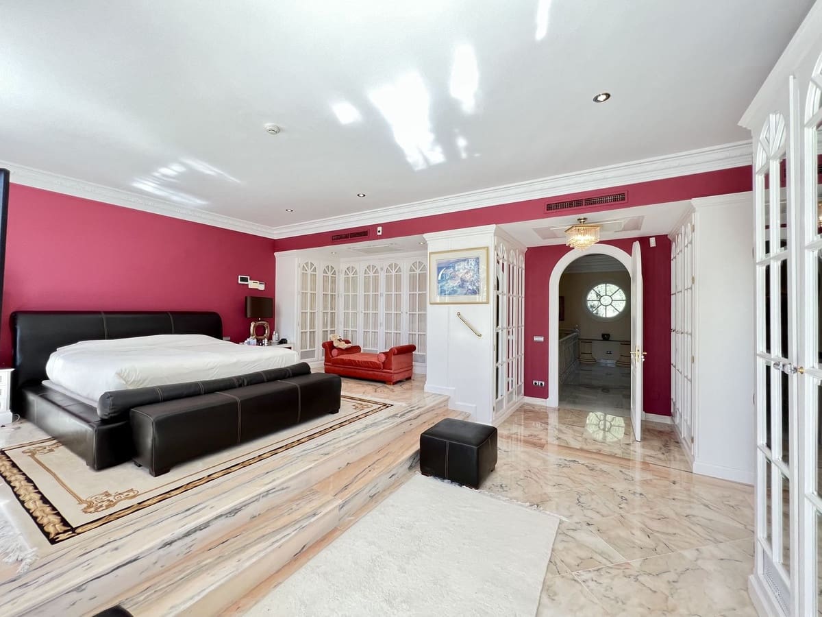 11 soverom Villa til salgs i Benahavis med svømmebasseng garasje - € 7 950 000 (Ref: 6379133)