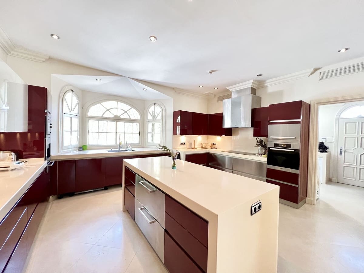 11 sypialnia Willa na sprzedaż w Benahavis z basenem garażem - 7 950 000 € (Ref: 6379133)