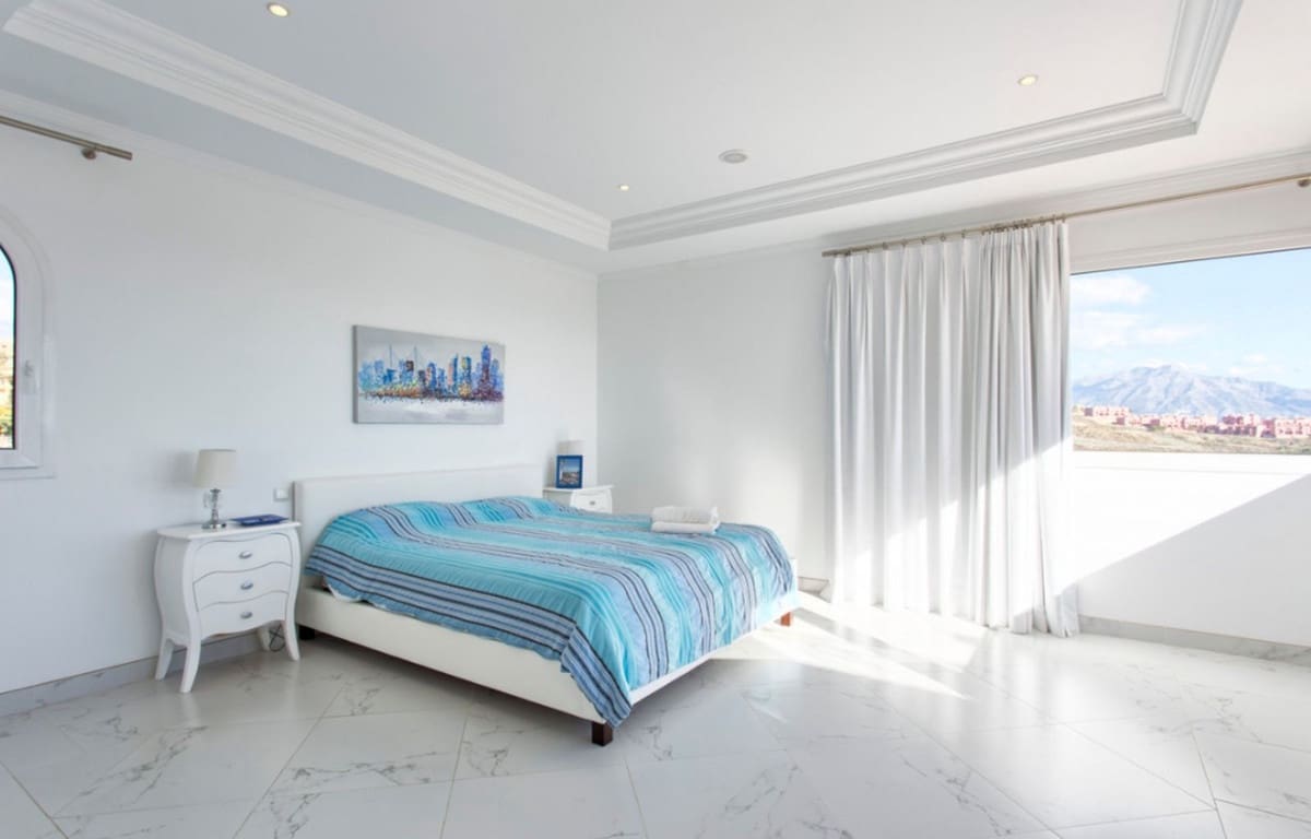 8 soverom Villa til salgs i Los Flamingos med svømmebasseng garasje - € 3 950 000 (Ref: 7551440)