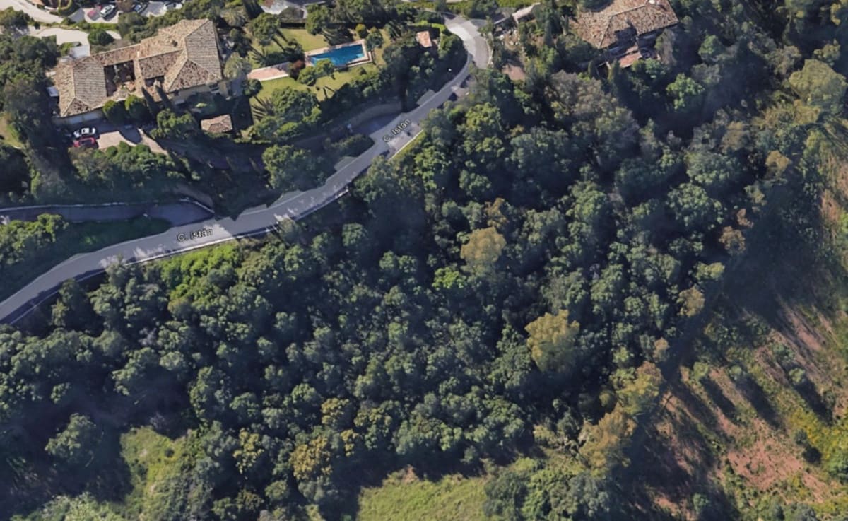 Villa for sale in Benahavis - € 4,250,000 (Ref: 8038238)