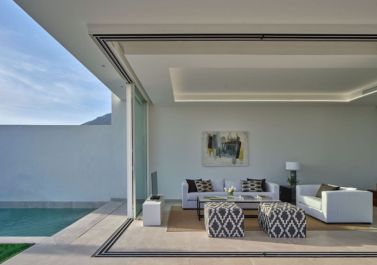 4 bedroom Villa for sale in Marbella with pool garage - € 1,950,000 (Ref: 8431024)