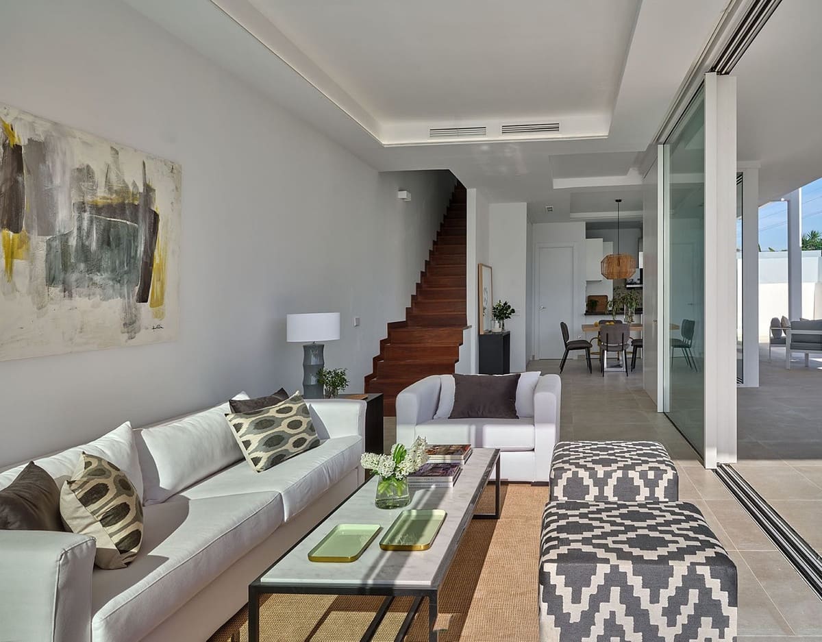 4 bedroom Villa for sale in Marbella with pool garage - € 1,950,000 (Ref: 8431024)