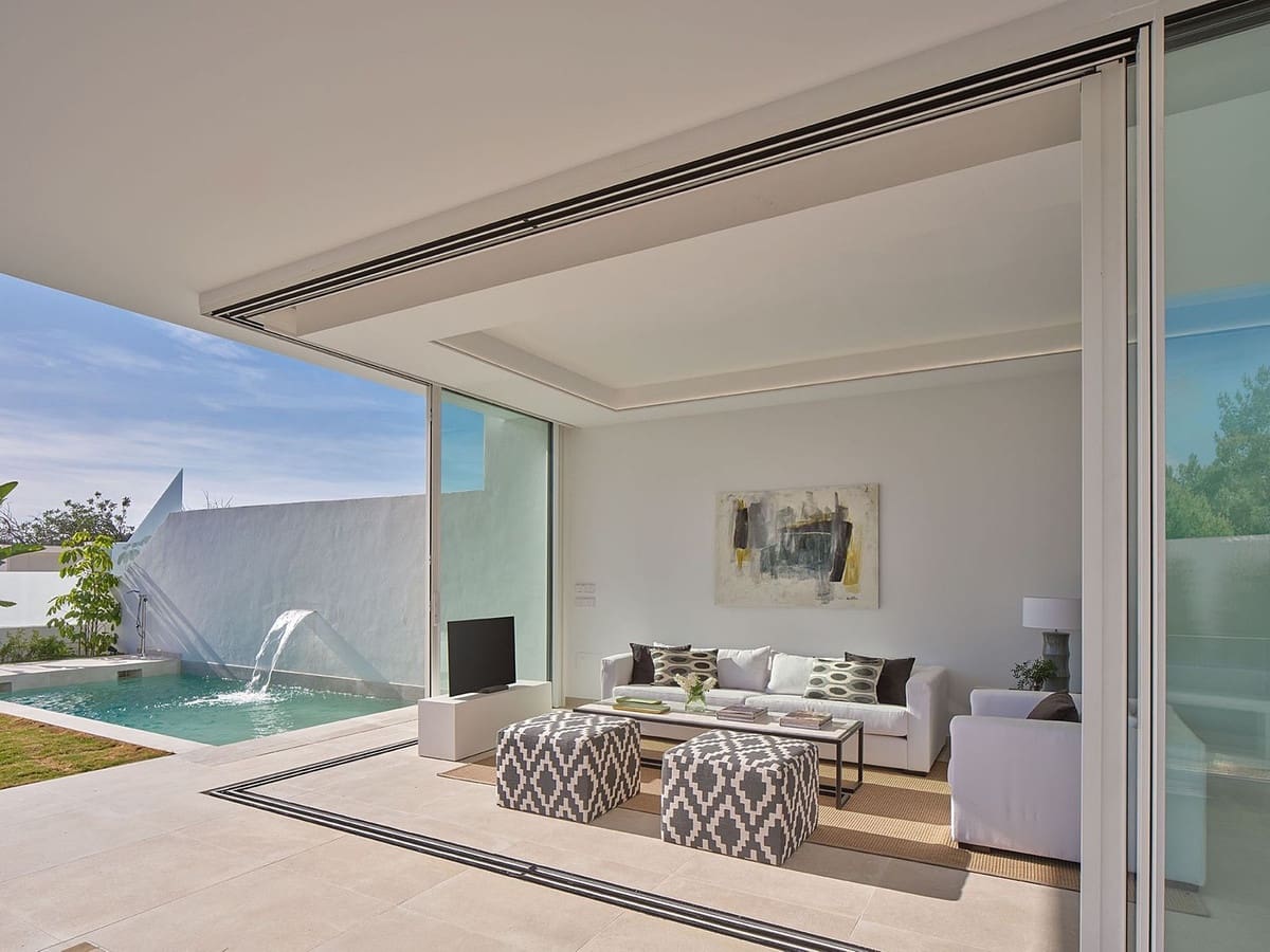 4 bedroom Villa for sale in Marbella with pool garage - € 1,950,000 (Ref: 8431024)
