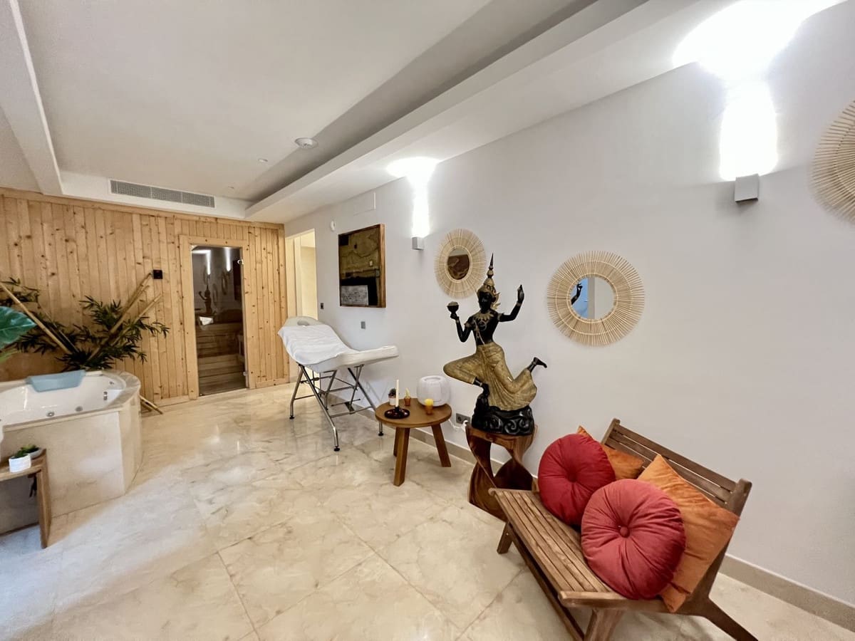 5 sovrum Villa till salu i Benahavis med pool garage - 3 690 000 € (Ref: 8580854)