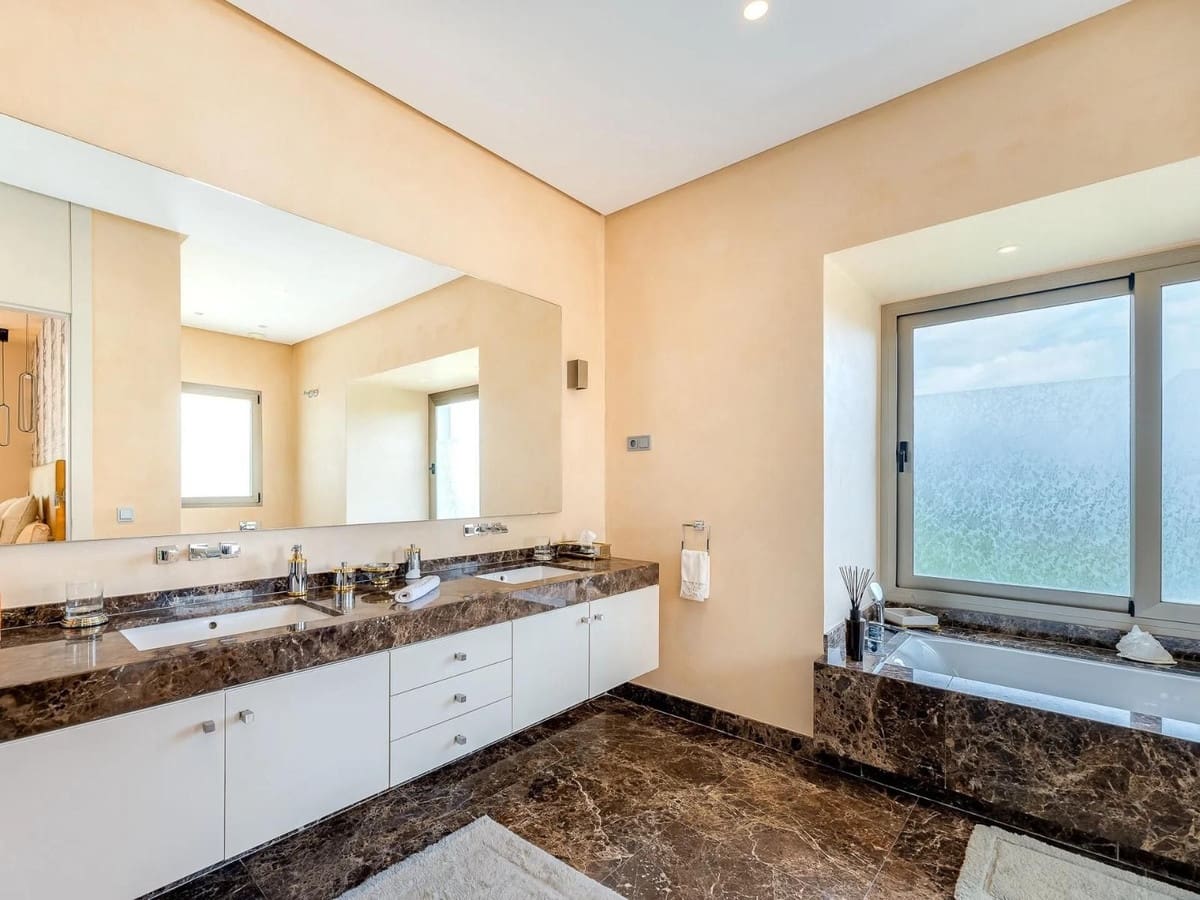 5 makuuhuone Huvila myytävänä paikassa Benahavis mukana uima-altaan 
autotalli - 3 690 000 € (Ref: 8580854)