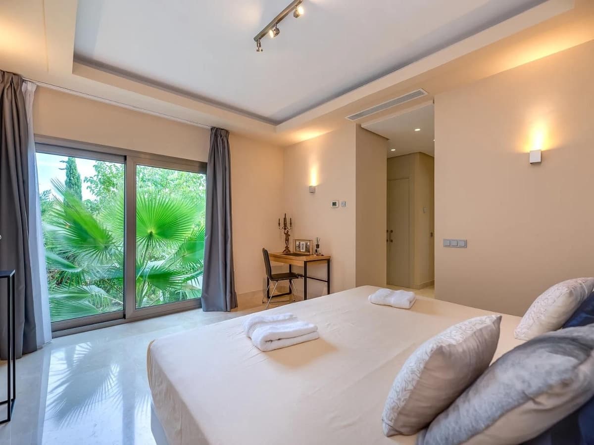 5 makuuhuone Huvila myytävänä paikassa Benahavis mukana uima-altaan 
autotalli - 3 690 000 € (Ref: 8580854)