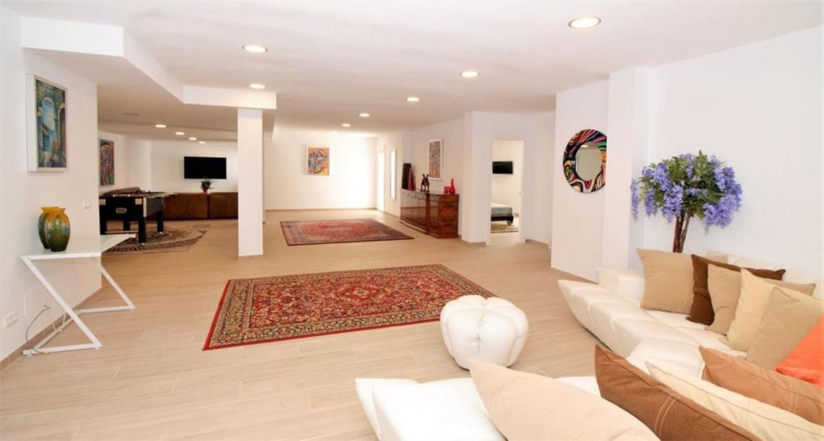 10 soveværelse Villa til salg i El Paraiso med swimmingpool garage - € 3.250.000 (Ref: 8609468)