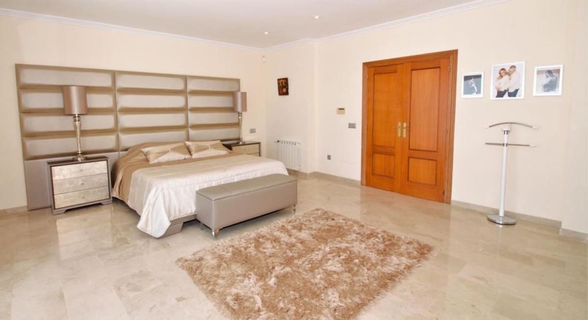 10 soveværelse Villa til salg i El Paraiso med swimmingpool garage - € 3.250.000 (Ref: 8609468)