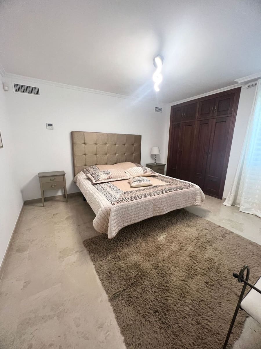 10 soveværelse Villa til salg i El Paraiso med swimmingpool garage - € 3.250.000 (Ref: 8609468)