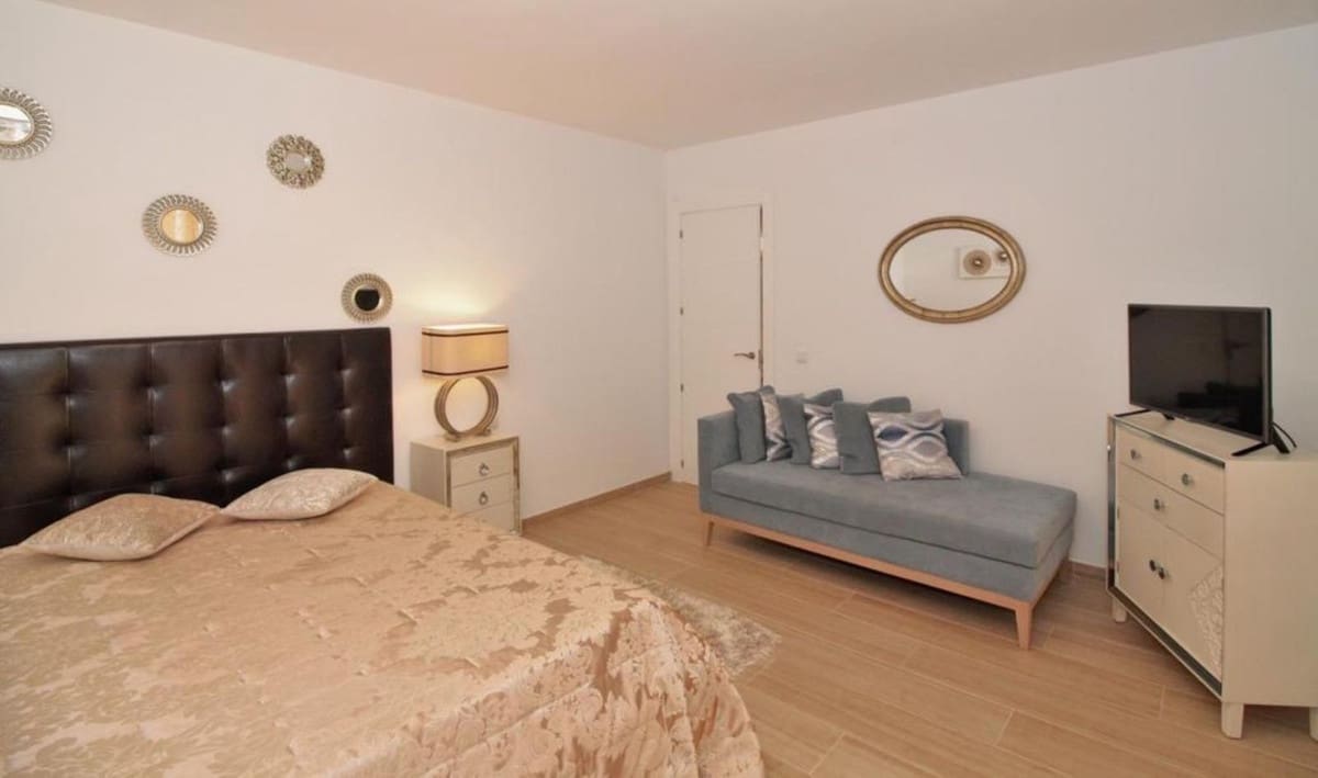 10 soveværelse Villa til salg i El Paraiso med swimmingpool garage - € 3.250.000 (Ref: 8609468)