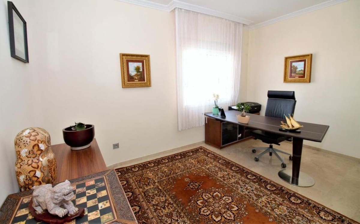 10 soveværelse Villa til salg i El Paraiso med swimmingpool garage - € 3.250.000 (Ref: 8609468)