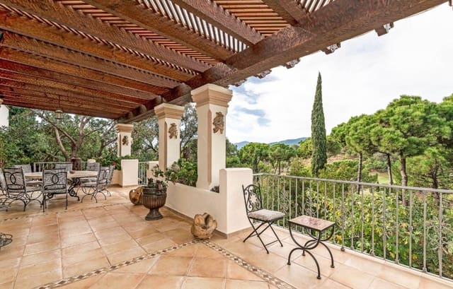 8 bedroom Villa for sale in La Zagaleta, Benahavís with garage - € 5,850,000 (Ref: 8609469)
