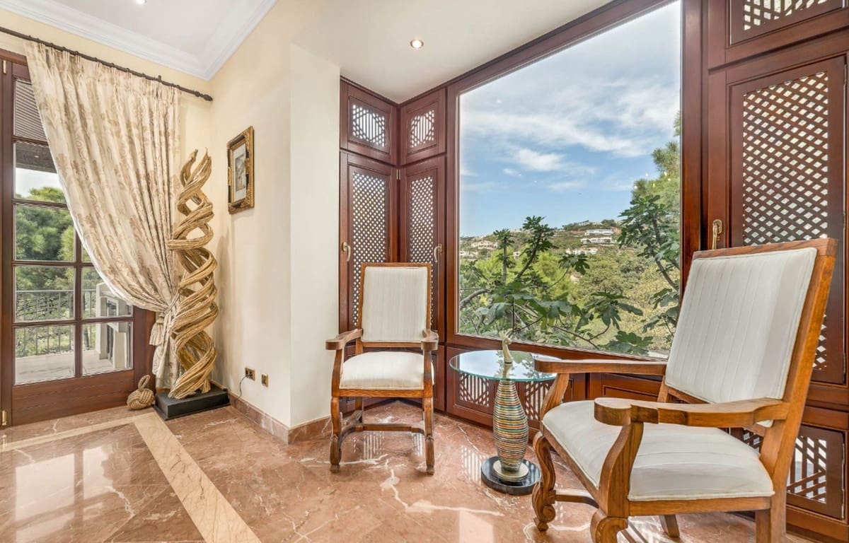 8 bedroom Villa for sale in La Zagaleta with garage - € 5,850,000 (Ref: 8609469)