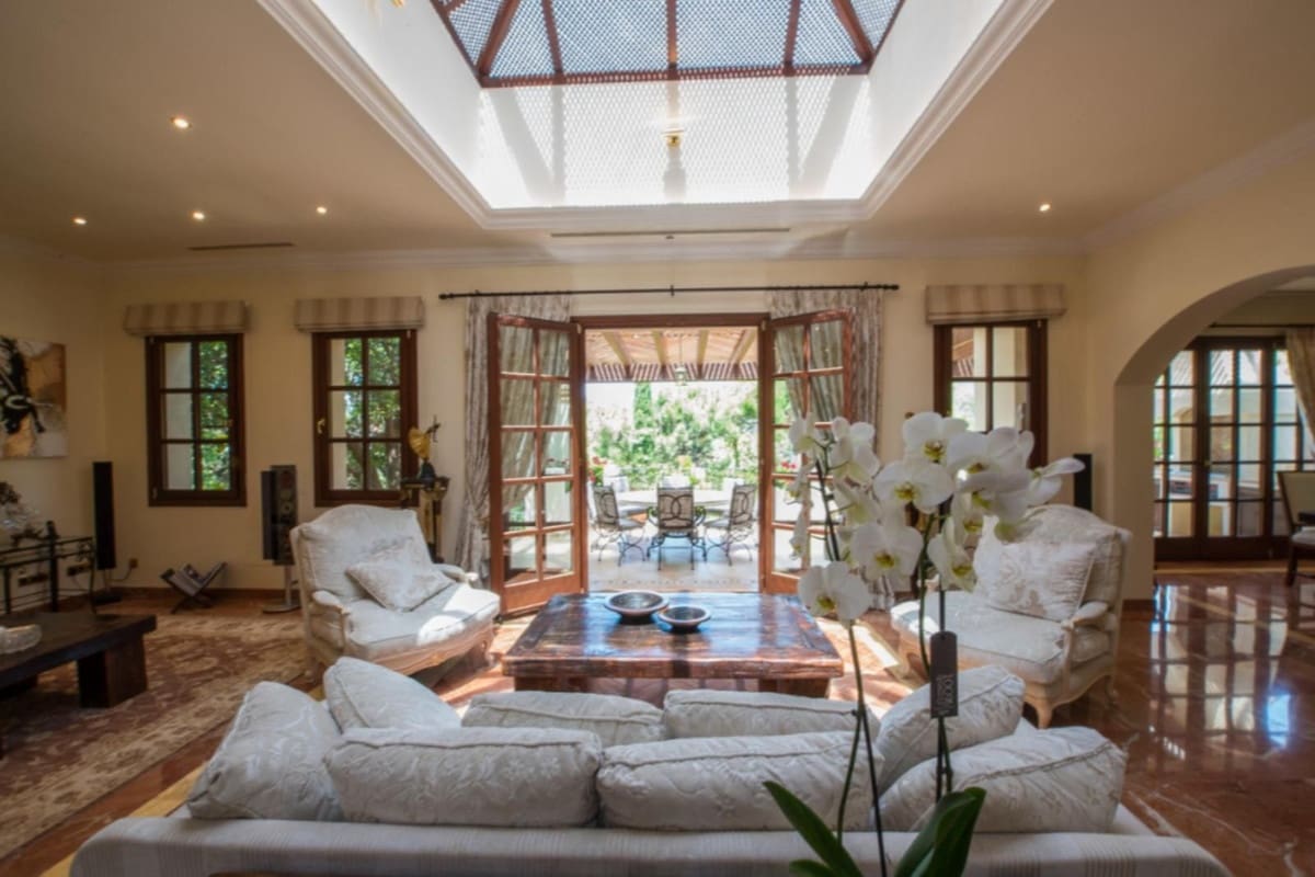 8 bedroom Villa for sale in La Zagaleta with garage - € 5,850,000 (Ref: 8609469)