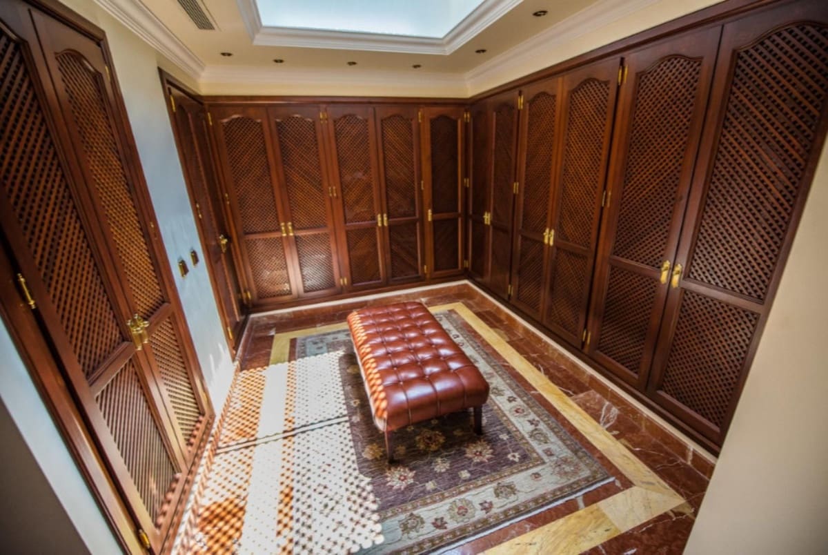 8 bedroom Villa for sale in La Zagaleta with garage - € 5,850,000 (Ref: 8609469)