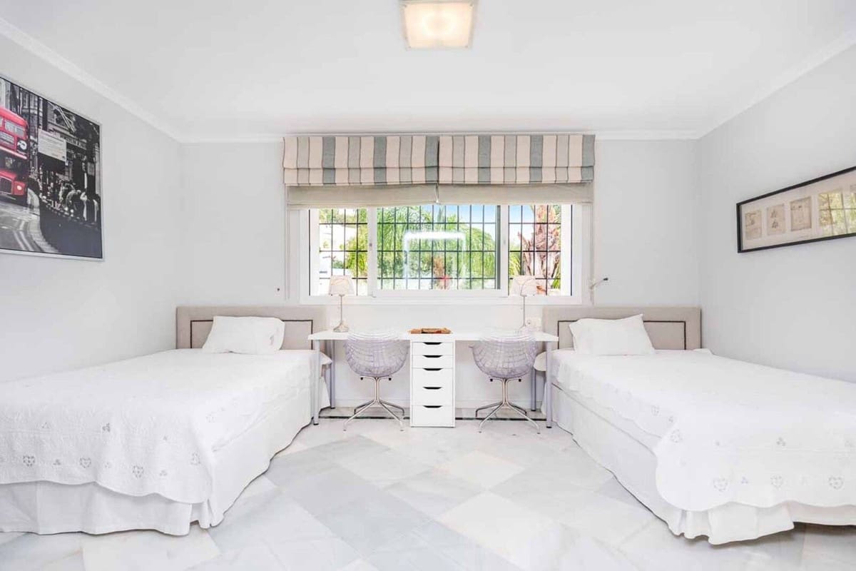 6 soveværelse Villa til salg i Rio Real med swimmingpool garage - € 2.890.000 (Ref: 8611373)