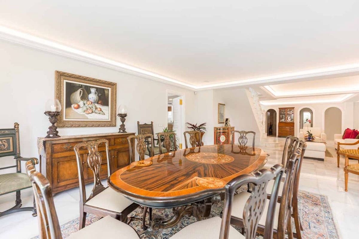 6 chambre Villa/Maison à vendre à Rio Real avec piscine garage - 2 890 000 € (Ref: 8611373)