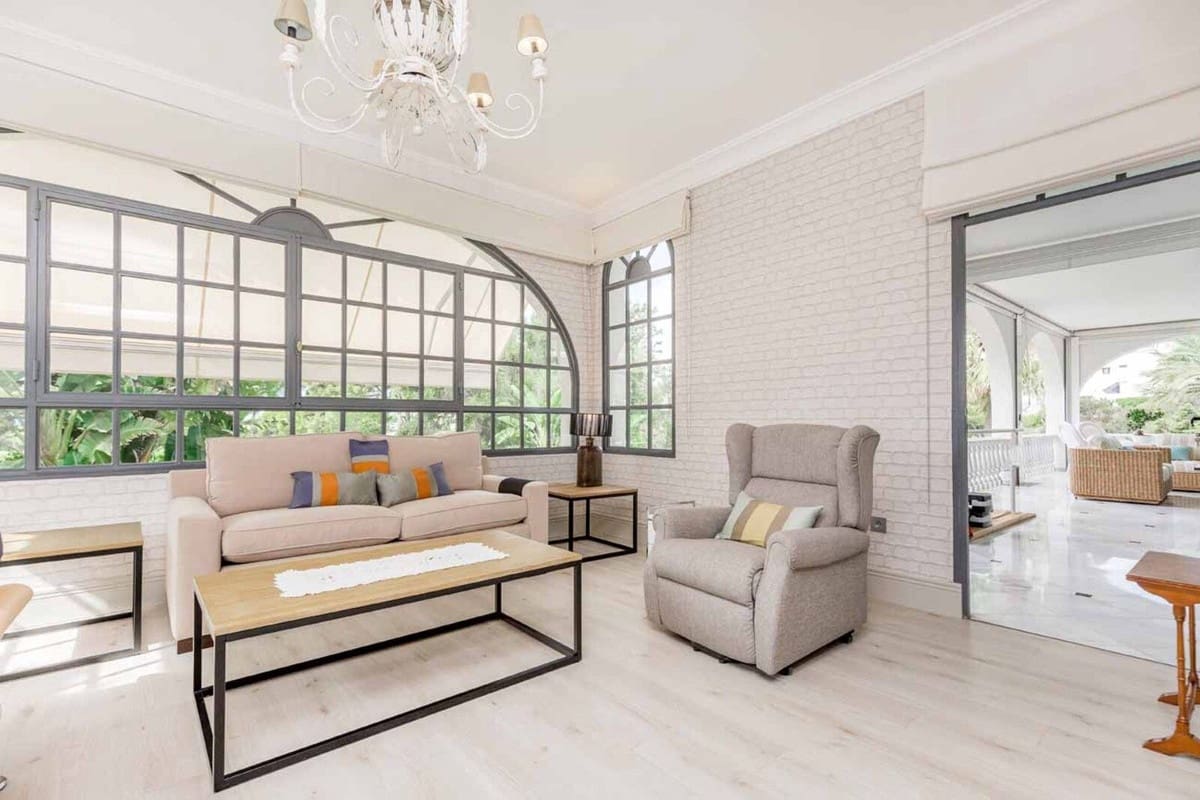6 chambre Villa/Maison à vendre à Rio Real avec piscine garage - 2 890 000 € (Ref: 8611373)