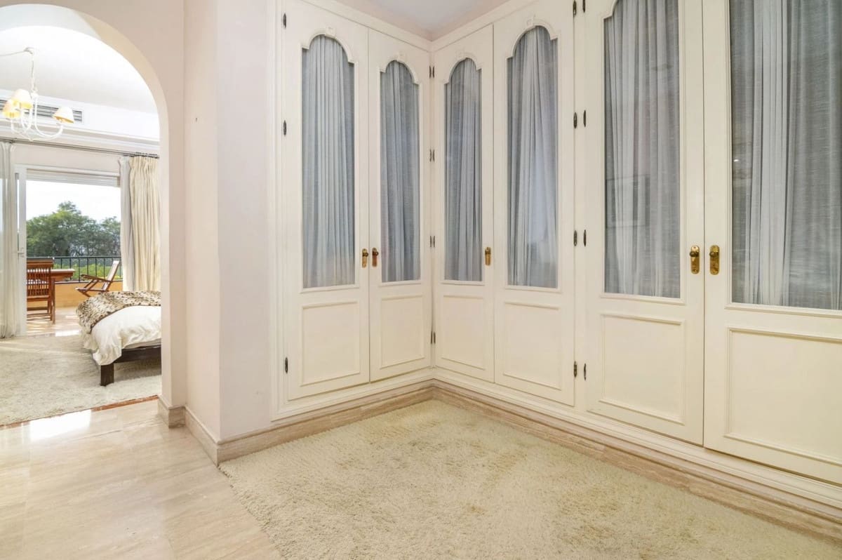 3 bedroom Apartment for sale in Golden Mile with pool garage - € 1,650,000 (Ref: 8754791)