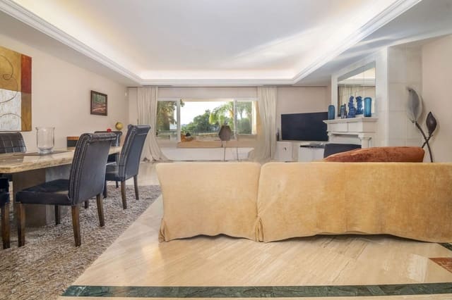 Apartamento de 3 habitaciones en Golden Mile, Marbella en venta con piscina garaje - 1.650.000 € (Ref: 8754791)