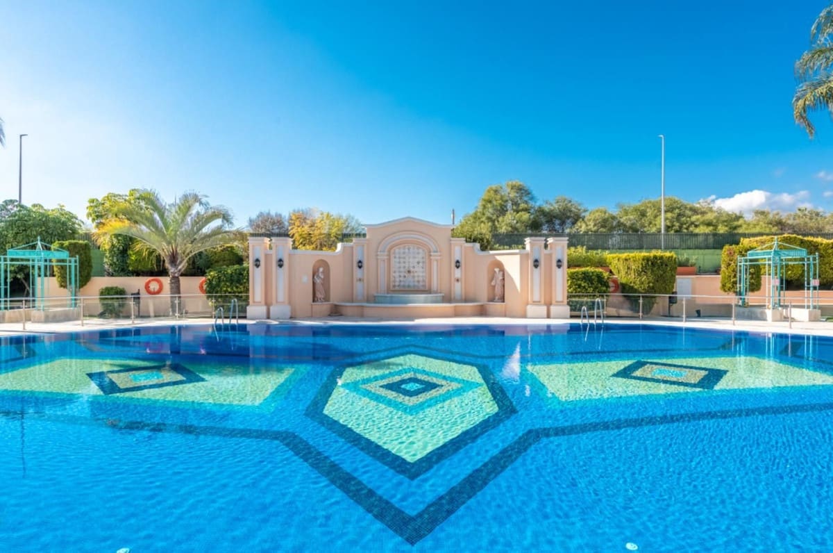 3 bedroom Apartment for sale in Golden Mile with pool garage - € 1,750,000 (Ref: 8754791)