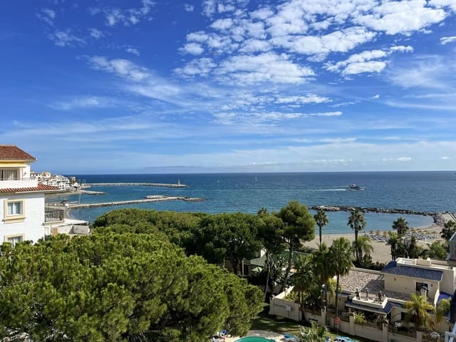 3 soveværelse Penthouse til salg i Puerto Banus, Marbella med swimmingpool garage - € 1.695.000 (Ref: 8913320)