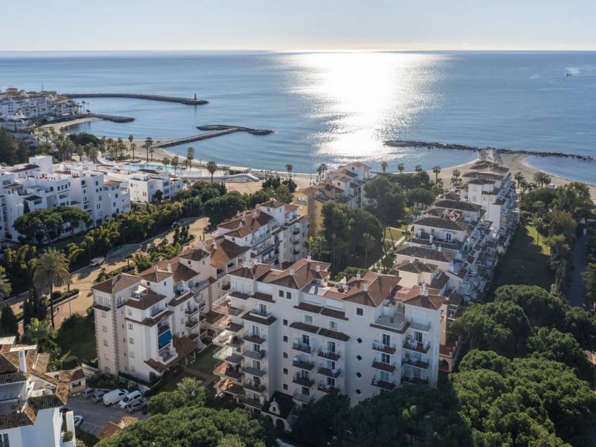 3 soveværelse Penthouse til salg i Puerto Banus med swimmingpool garage - € 1.695.000 (Ref: 8913320)
