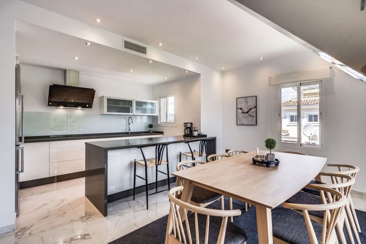 3 Zimmer Penthouse zu verkaufen in Puerto Banus mit Pool Garage - 1.595.000 € (Ref: 8913320)