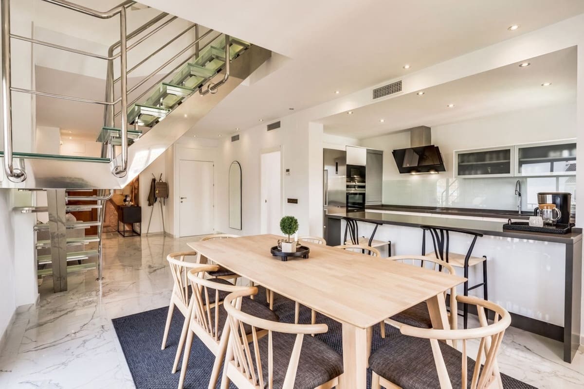 3 Zimmer Penthouse zu verkaufen in Puerto Banus mit Pool Garage - 1.595.000 € (Ref: 8913320)