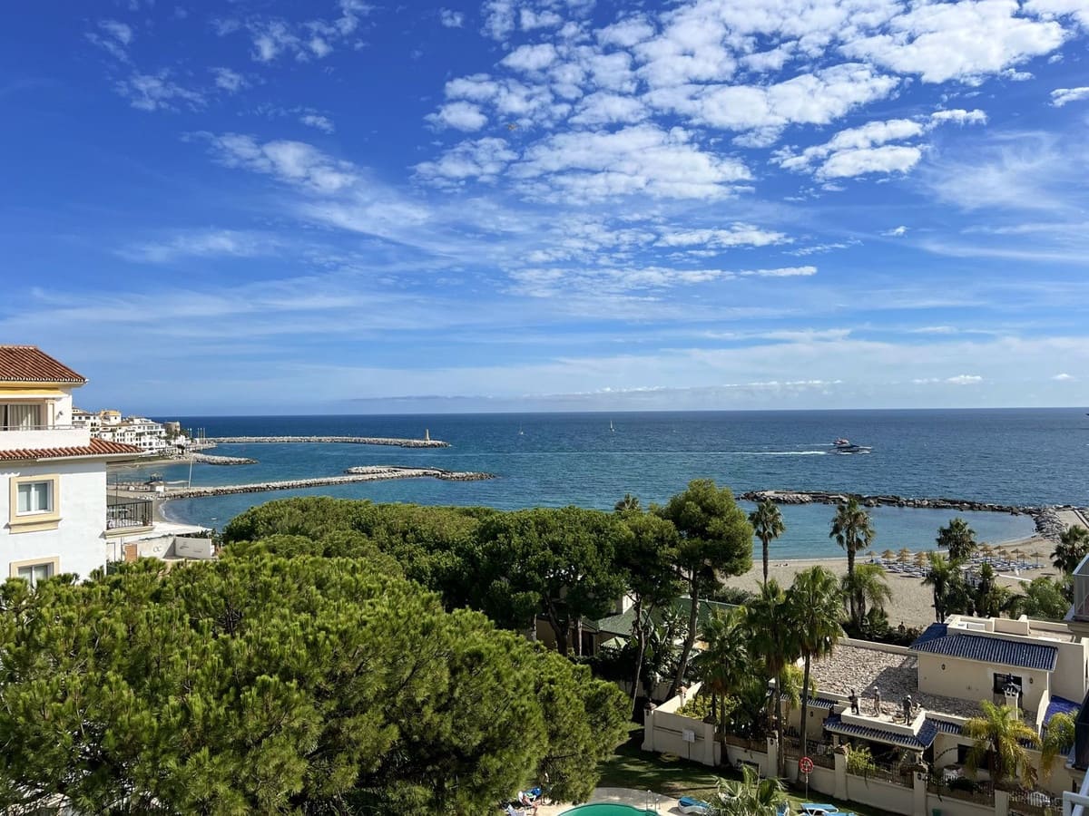 3 slaapkamer Penthouse te koop in Puerto Banus met zwembad garage - € 1.595.000 (Ref: 8913320)