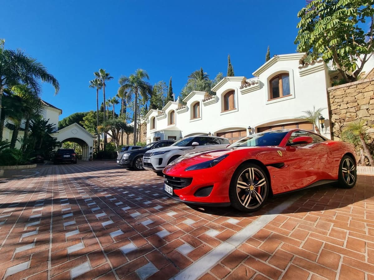 16 bedroom Villa for sale in Benahavis with pool garage - € 13,950,000 (Ref: 8941694)