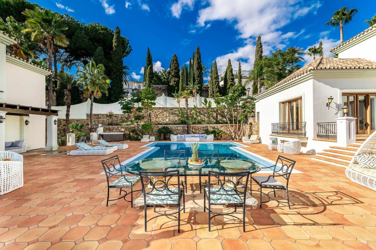 16 bedroom Villa for sale in Benahavis with pool garage - € 13,950,000 (Ref: 8941694)