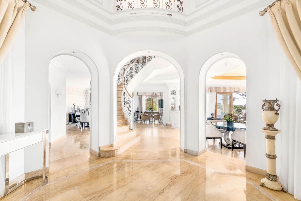 16 bedroom Villa for sale in Benahavis with pool garage - € 13,950,000 (Ref: 8941694)