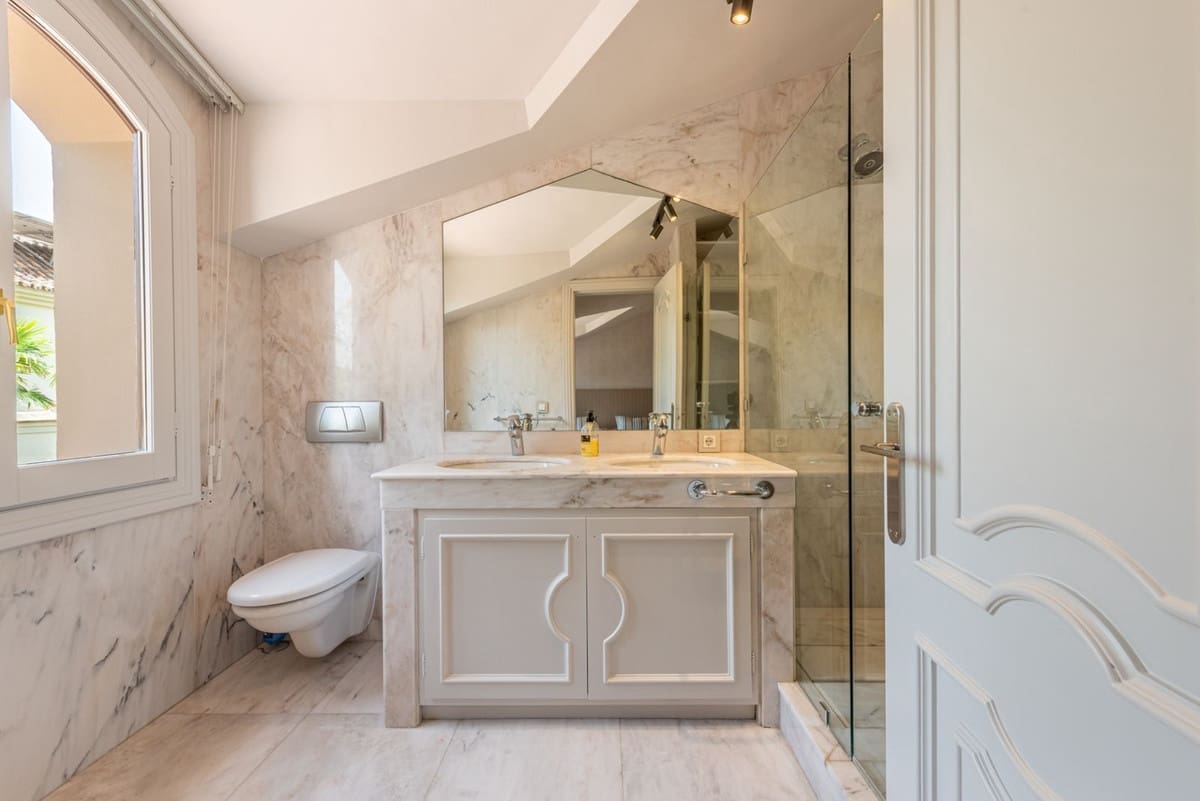 16 bedroom Villa for sale in Benahavis with pool garage - € 13,950,000 (Ref: 8941694)