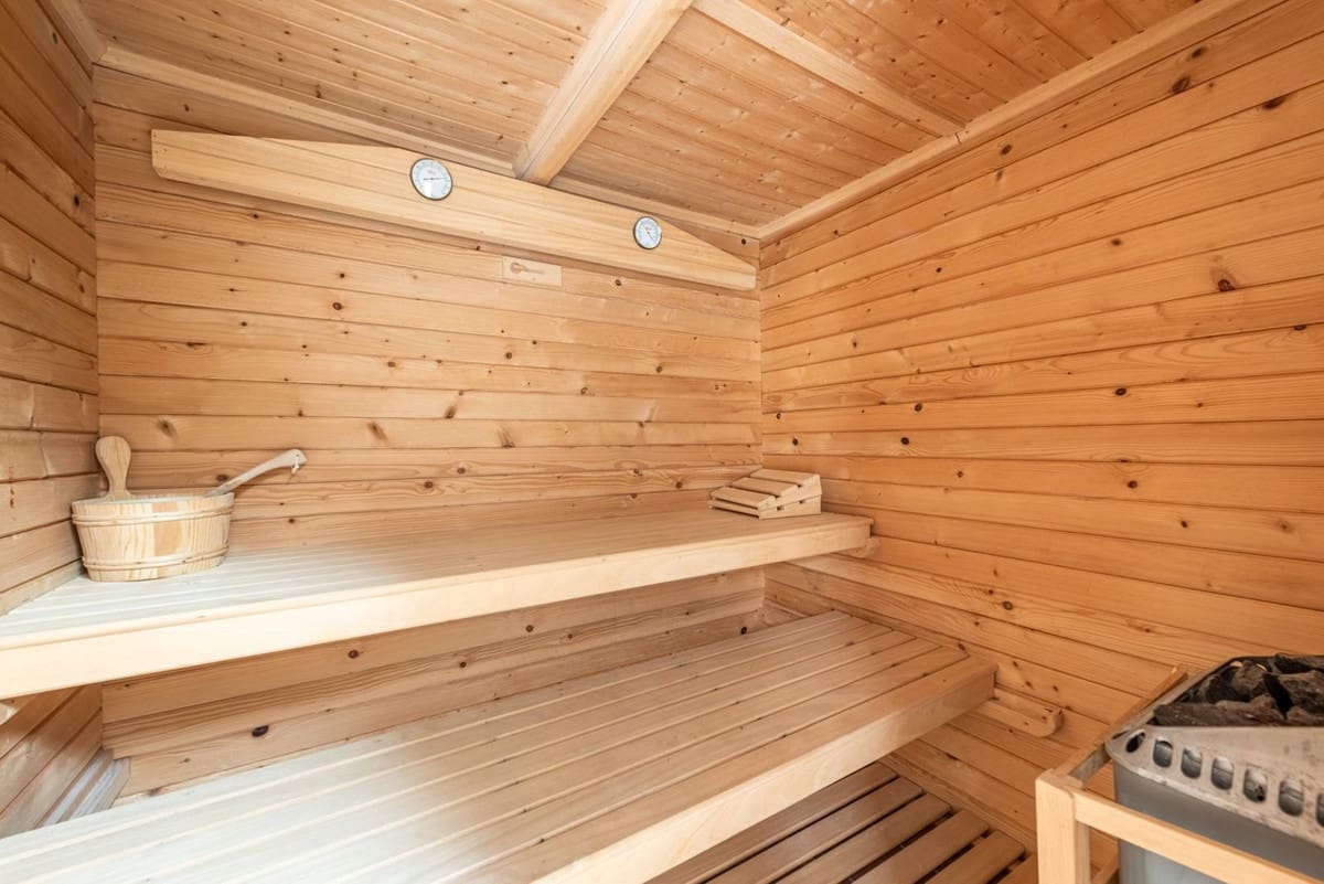 16 bedroom Villa for sale in Benahavis with pool garage - € 13,950,000 (Ref: 8941694)