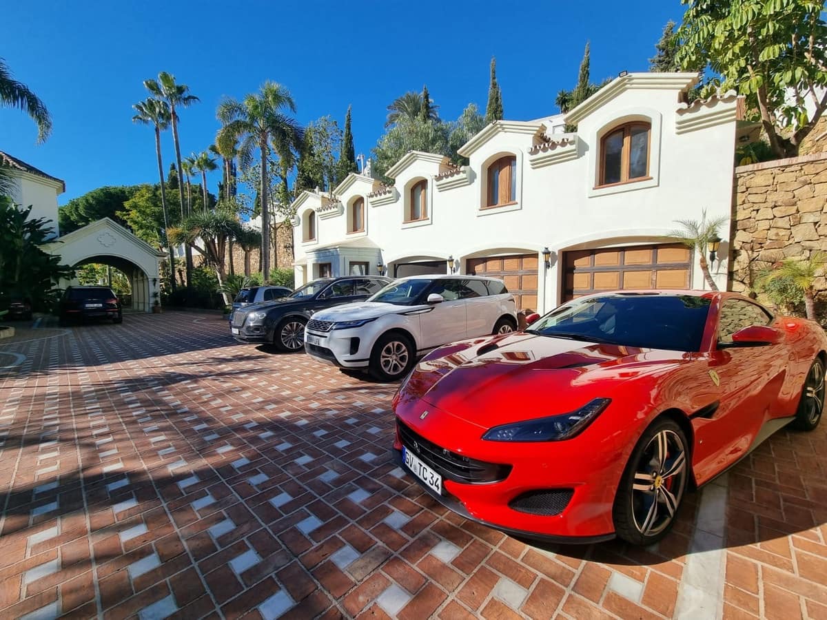 16 bedroom Villa for sale in Benahavis with pool garage - € 13,950,000 (Ref: 8941694)