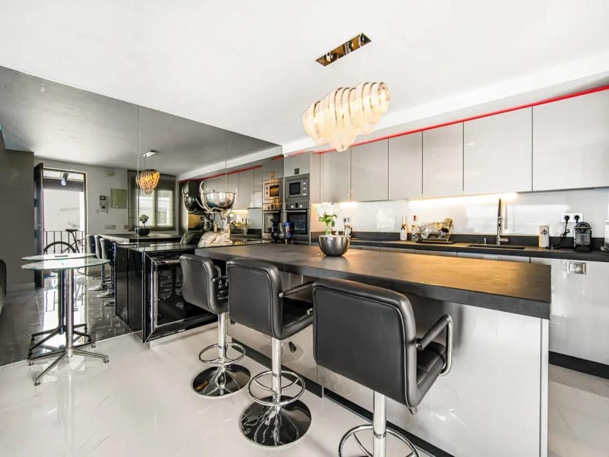 2 soveværelse Penthouse til salg i Puerto Banus - € 1.440.000 (Ref: 8981231)