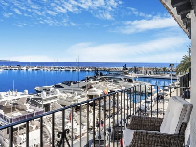 2 sypialnia Penthouse na sprzedaż w Puerto Banus, Marbella - 1 440 000 € (Ref: 8981231)