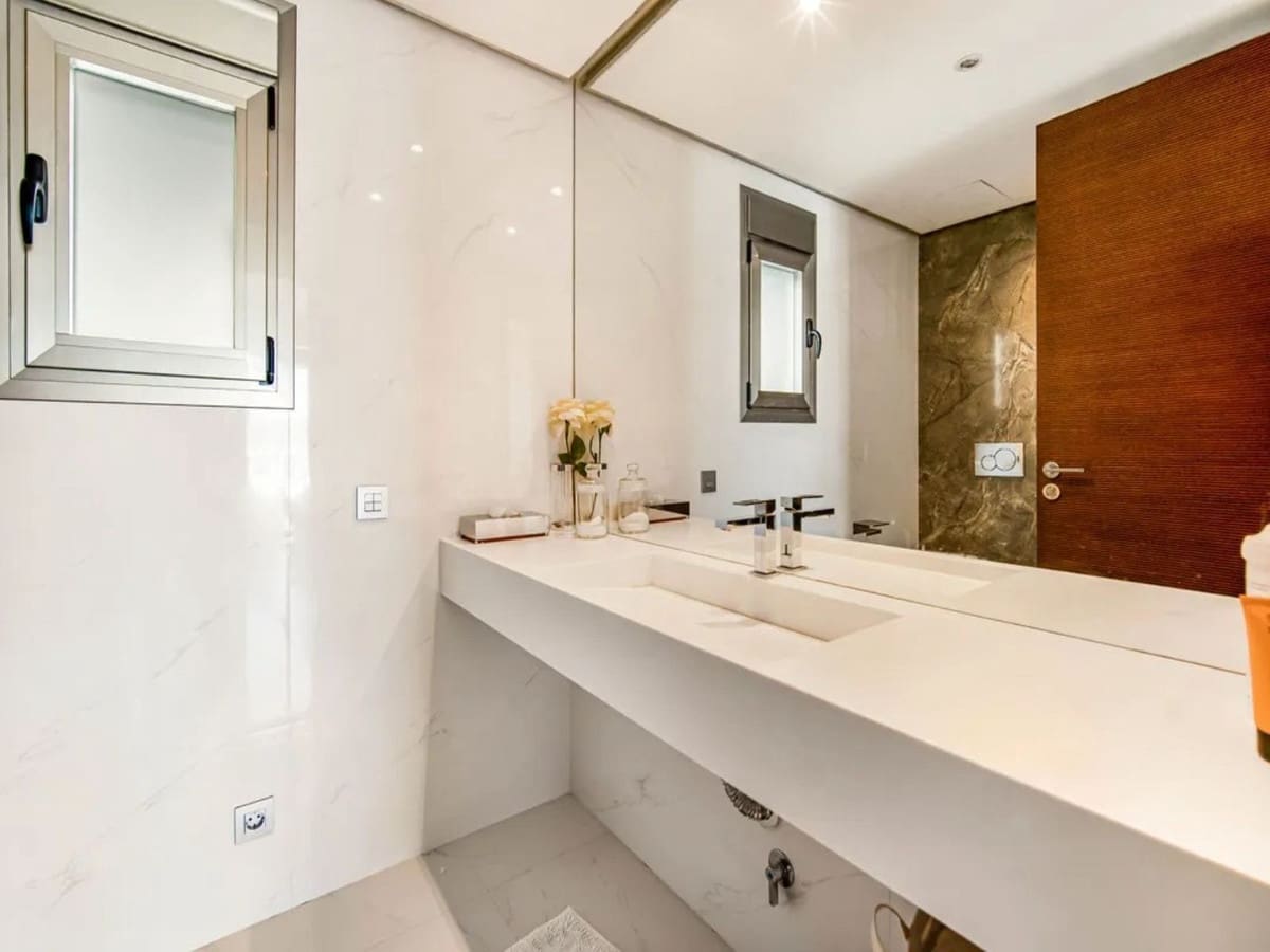 2 slaapkamer Penthouse te koop in Puerto Banus - € 1.440.000 (Ref: 8981231)