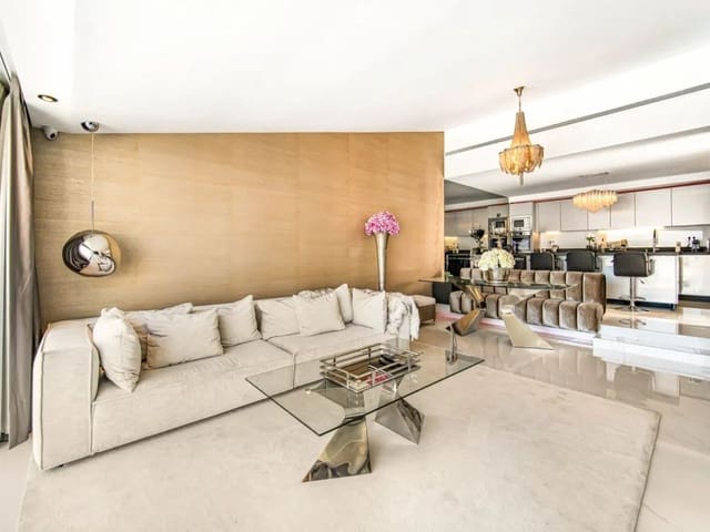 2 soveværelse Penthouse til salg i Puerto Banus, Marbella - € 1.440.000 (Ref: 8981231)