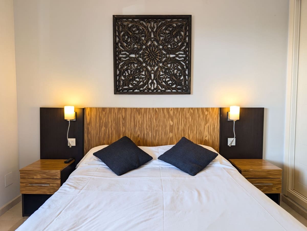 2 soveværelse Hotel til salg i Estepona med swimmingpool garage - € 164.000 (Ref: 8987133)