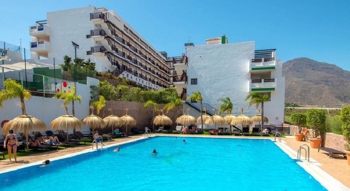 2 soverom Hotell til salgs i Estepona med svømmebasseng garasje - € 164 000 (Ref: 8987133)