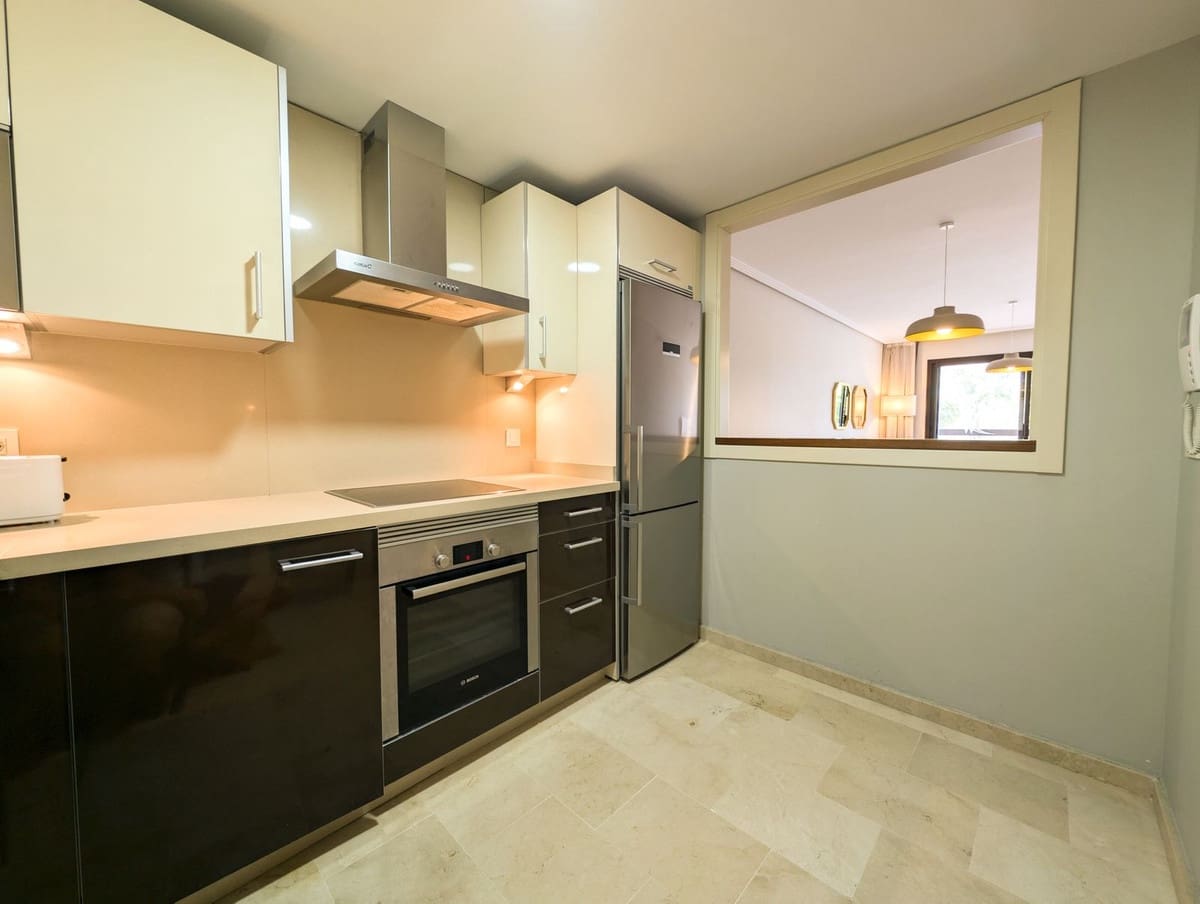 2 soverom Hotell til salgs i Estepona med svømmebasseng garasje - € 164 000 (Ref: 8987133)