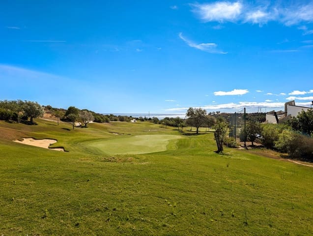 2 slaapkamer Hotel te koop in Estepona met zwembad garage - € 164.000 (Ref: 8987133)