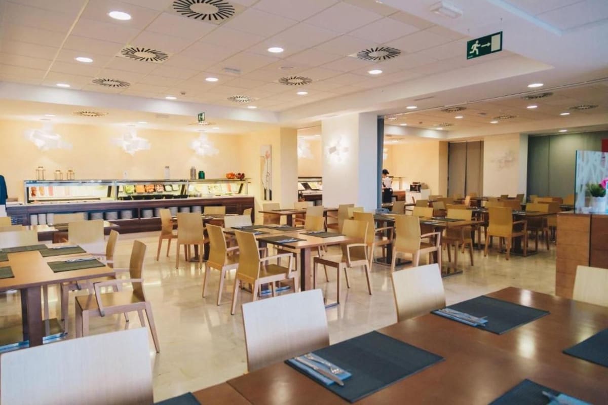 2 soverom Hotell til salgs i Estepona med svømmebasseng garasje - € 164 000 (Ref: 8987133)