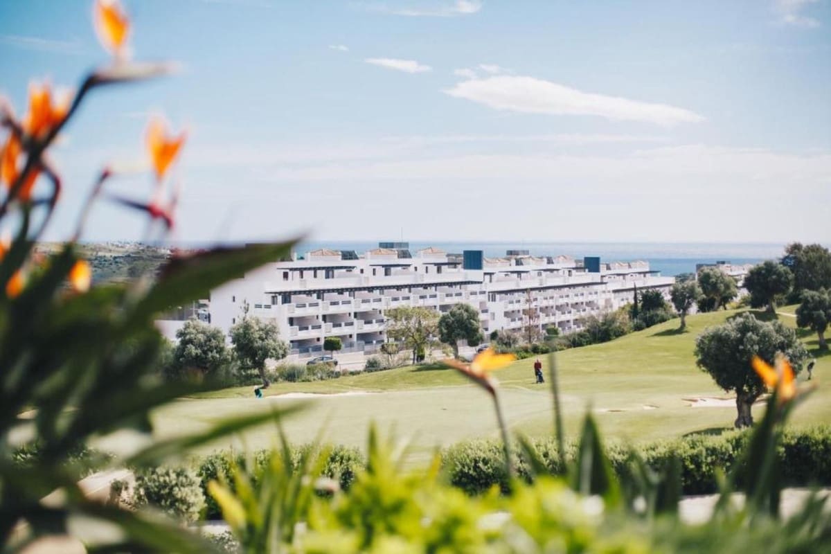 2 soverom Hotell til salgs i Estepona med svømmebasseng garasje - € 164 000 (Ref: 8987133)