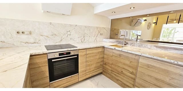 Villa/Maison Semi-Mitoyenne de 3 chambres de location de vacances à Bahía Dorada, Estepona avec piscine garage - 5 000 € (Ref: 9002326)