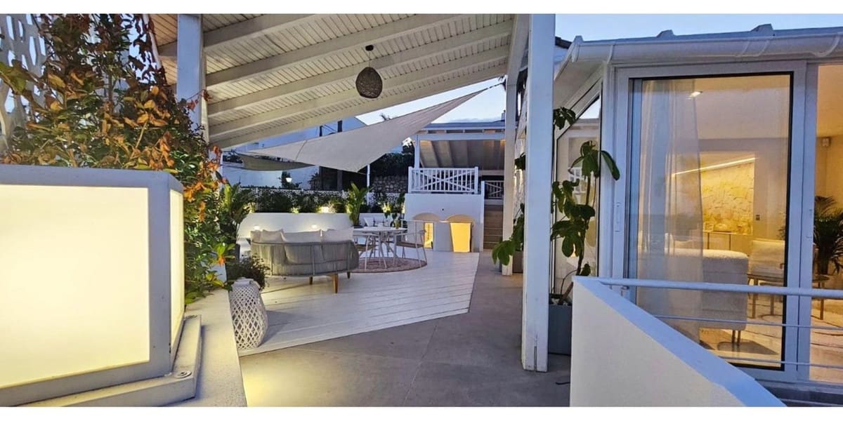   3 soveværelse   ferieSemi-Rækkehus i Bahia Dorada   med   swimmingpool  garage  - € 5.000 (Ref: 9002326)